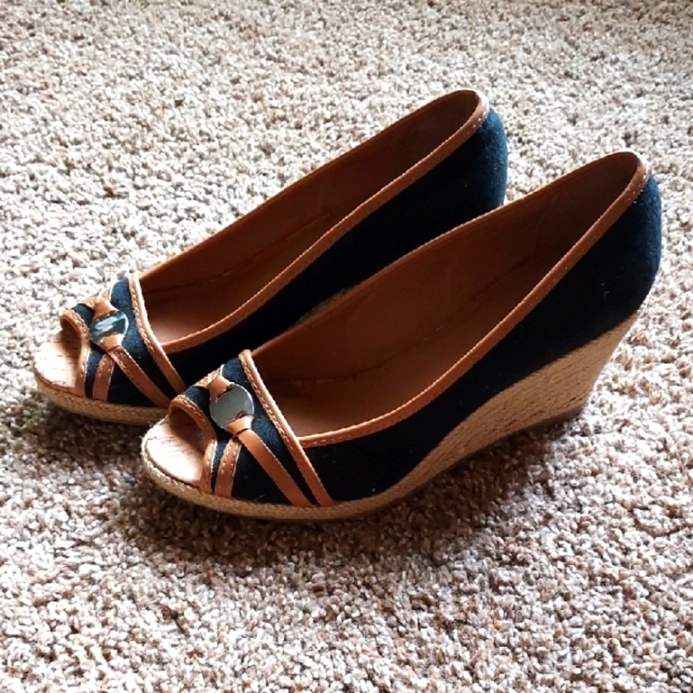 Elegant Black and Tan Wedge Shoes By Sahara